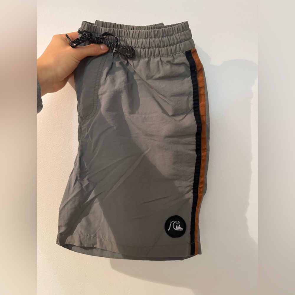 Quicksilver men’s swimtrunks Medium (board shorts)